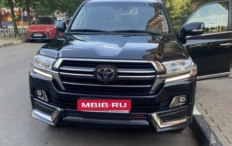 Toyota Land Cruiser 200, 2019 год, 6 950 000 рублей, 5 фотография