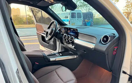 Mercedes-Benz GLB, 2023 год, 2 075 000 рублей, 13 фотография