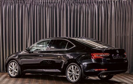 Skoda Superb III рестайлинг, 2018 год, 1 835 000 рублей, 4 фотография