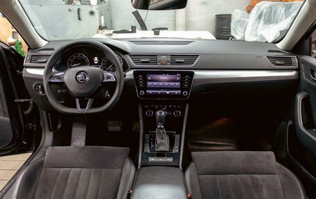 Skoda Superb III рестайлинг, 2018 год, 1 835 000 рублей, 16 фотография