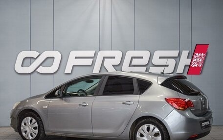 Opel Astra J, 2010 год, 590 000 рублей, 2 фотография