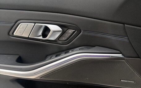 BMW 3 серия, 2020 год, 3 690 000 рублей, 15 фотография