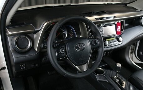 Toyota RAV4, 2015 год, 2 099 000 рублей, 9 фотография