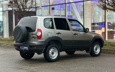 Chevrolet Niva I рестайлинг, 2018 год, 789 000 рублей, 2 фотография