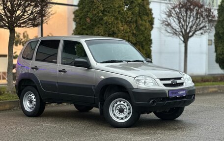 Chevrolet Niva I рестайлинг, 2018 год, 789 000 рублей, 3 фотография