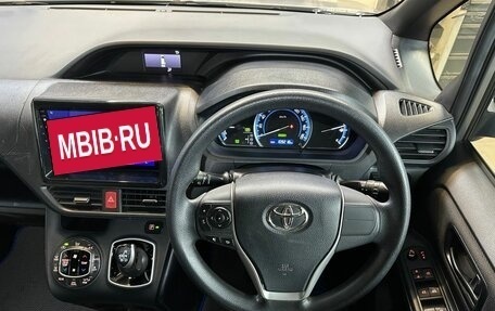 Toyota Noah III, 2015 год, 1 730 000 рублей, 22 фотография