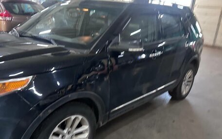 Ford Explorer VI, 2013 год, 1 100 000 рублей, 2 фотография