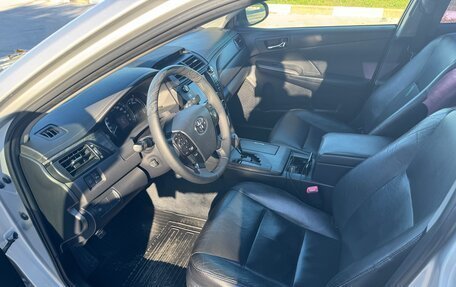 Toyota Camry, 2011 год, 1 560 000 рублей, 13 фотография