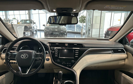 Toyota Camry, 2018 год, 2 299 000 рублей, 18 фотография