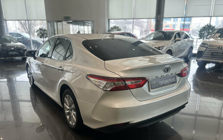 Toyota Camry, 2018 год, 2 299 000 рублей, 11 фотография
