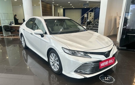 Toyota Camry, 2018 год, 2 299 000 рублей, 7 фотография