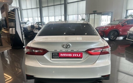 Toyota Camry, 2018 год, 2 299 000 рублей, 10 фотография