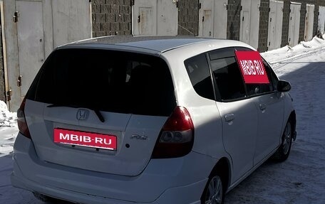 Honda Fit III, 2001 год, 235 000 рублей, 6 фотография