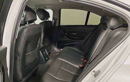 BMW 3 серия, 2018 год, 1 899 000 рублей, 12 фотография
