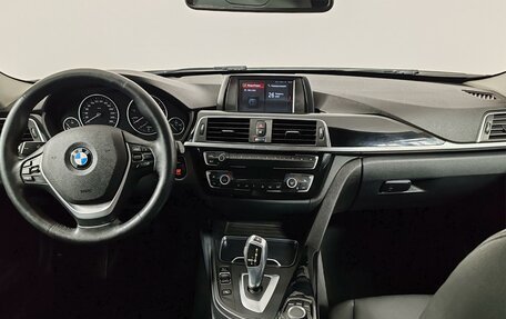 BMW 3 серия, 2018 год, 1 899 000 рублей, 14 фотография