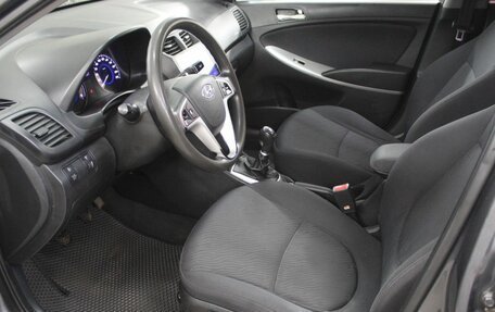 Hyundai Solaris II рестайлинг, 2012 год, 820 000 рублей, 18 фотография