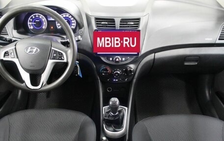 Hyundai Solaris II рестайлинг, 2012 год, 820 000 рублей, 17 фотография