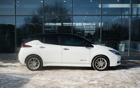 Nissan Leaf II, 2018 год, 1 650 000 рублей, 8 фотография