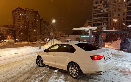 Volkswagen Jetta VI, 2016 год, 1 800 000 рублей, 2 фотография