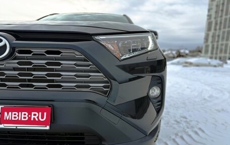 Toyota RAV4, 2021 год, 3 710 000 рублей, 9 фотография