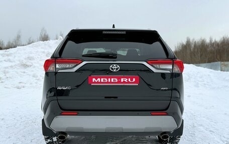 Toyota RAV4, 2021 год, 3 710 000 рублей, 7 фотография