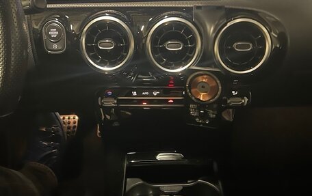 Mercedes-Benz A-Класс, 2020 год, 2 490 000 рублей, 29 фотография