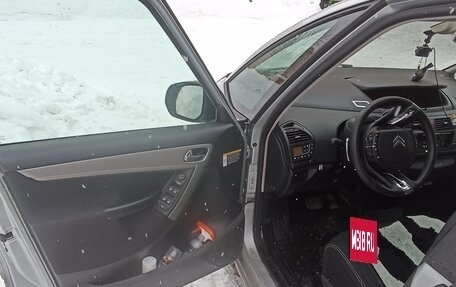 Citroen C4 Picasso II рестайлинг, 2010 год, 750 000 рублей, 8 фотография