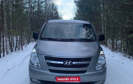 Hyundai Grand Starex Grand Starex I рестайлинг 2, 2011 год, 2 000 000 рублей, 1 фотография