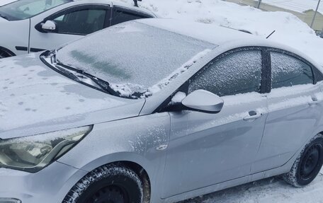 Hyundai Solaris II рестайлинг, 2016 год, 735 000 рублей, 2 фотография