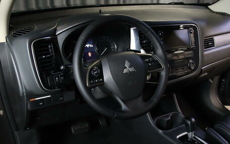 Mitsubishi Outlander III рестайлинг 3, 2014 год, 1 449 000 рублей, 7 фотография