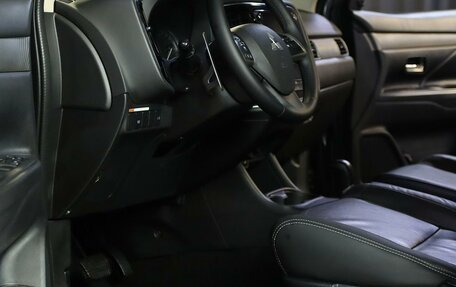 Mitsubishi Outlander III рестайлинг 3, 2014 год, 1 449 000 рублей, 12 фотография