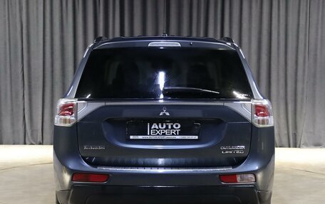Mitsubishi Outlander III рестайлинг 3, 2014 год, 1 449 000 рублей, 14 фотография
