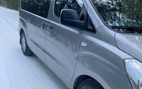 Hyundai Grand Starex Grand Starex I рестайлинг 2, 2011 год, 2 000 000 рублей, 2 фотография