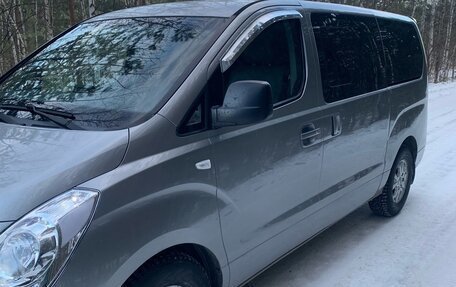 Hyundai Grand Starex Grand Starex I рестайлинг 2, 2011 год, 2 000 000 рублей, 3 фотография