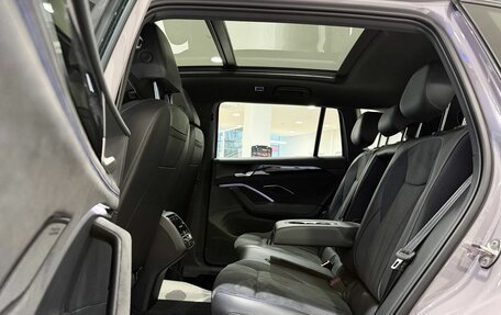 Volkswagen Tiguan, 2025 год, 4 900 000 рублей, 16 фотография