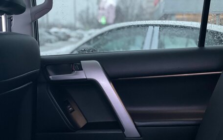 Toyota Land Cruiser Prado 150 рестайлинг 2, 2019 год, 5 500 000 рублей, 27 фотография