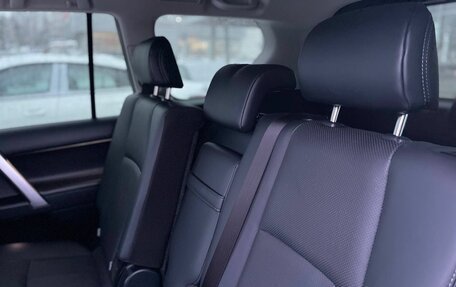 Toyota Land Cruiser Prado 150 рестайлинг 2, 2019 год, 5 500 000 рублей, 30 фотография