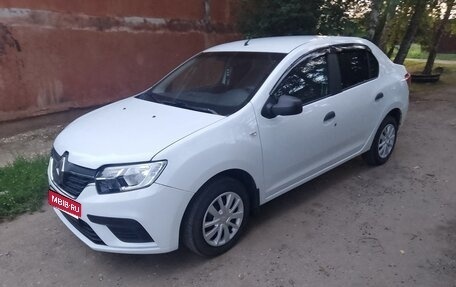 Renault Logan II, 2018 год, 700 000 рублей, 1 фотография