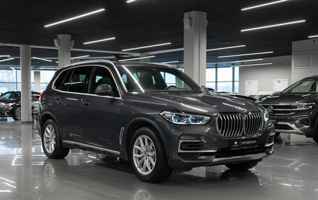 BMW X5, 2021 год, 8 950 000 рублей, 2 фотография