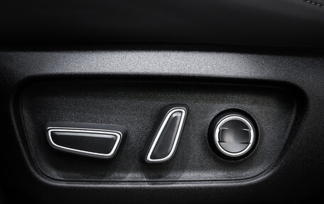 Toyota RAV4, 2025 год, 25 фотография