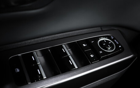 Toyota RAV4, 2025 год, 24 фотография