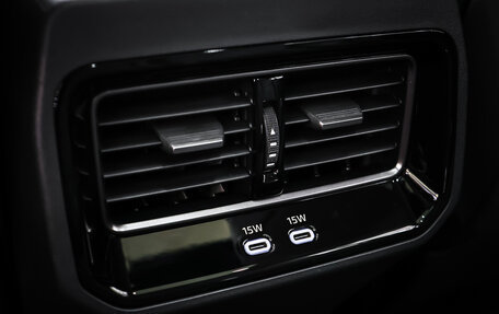 Toyota RAV4, 2025 год, 27 фотография