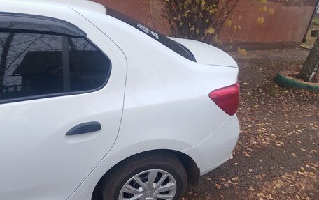 Renault Logan II, 2018 год, 700 000 рублей, 2 фотография