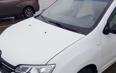 Renault Logan II, 2018 год, 700 000 рублей, 9 фотография