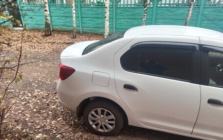 Renault Logan II, 2018 год, 700 000 рублей, 6 фотография