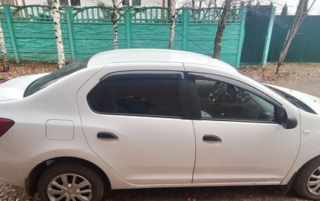 Renault Logan II, 2018 год, 700 000 рублей, 8 фотография