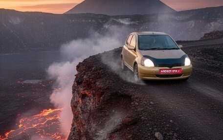 Toyota Vitz, 2000 год, 299 900 рублей, 1 фотография