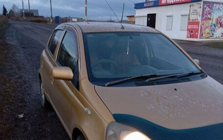 Toyota Vitz, 2000 год, 299 900 рублей, 2 фотография