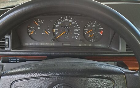 Mercedes-Benz E-Класс, 1994 год, 570 000 рублей, 4 фотография