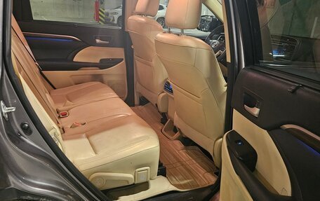 Toyota Highlander III, 2014 год, 3 050 000 рублей, 12 фотография